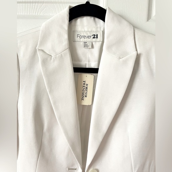 NWT Women Forever 21 Blazer Jacket in White. Size Small - Picture 2 of 7